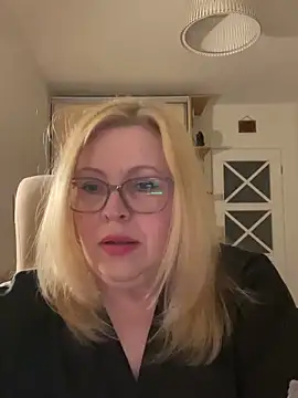 JanieLight53 online show from April 26, 2026, 7:11 pm