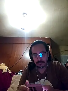 Snapshot of KIKE_LION990 chatting on April 6, 2026, 9:16 pm KIKE LION990 online show from April 6, 2026, 9:16 pm