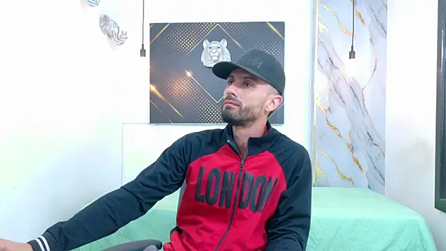 Snapshot of KingOfTemptation chatting on June 15, 2026, 3:40 am KingOfTemptation online show from June 15, 2026, 3:40 am