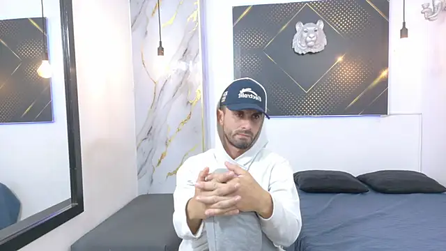 Snapshot of KingOfTemptation chatting on August 3, 2026, 9:04 am KingOfTemptation online show from August 3, 2026, 9:04 am