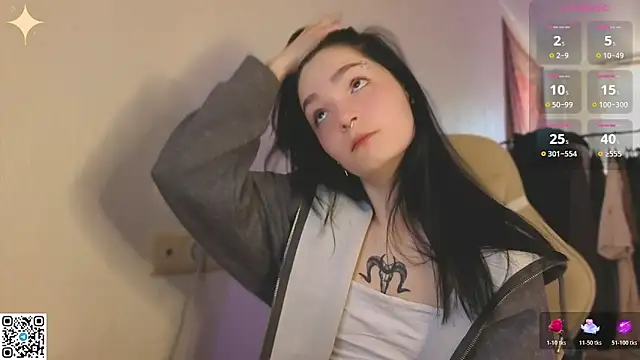 Snapshot of Luna_Moon13 chatting on April 26, 2026, 2:31 am Luna Moon13 online show from April 26, 2026, 2:31 am