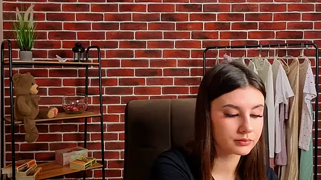 EllensWhite online show from April 1, 2026, 12:17 pm