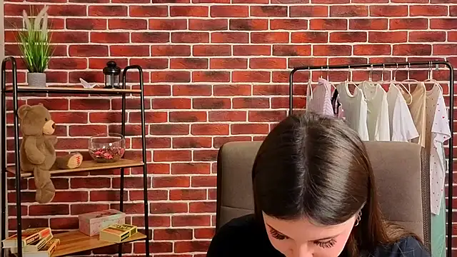 EllensWhite online show from April 1, 2026, 1:41 pm