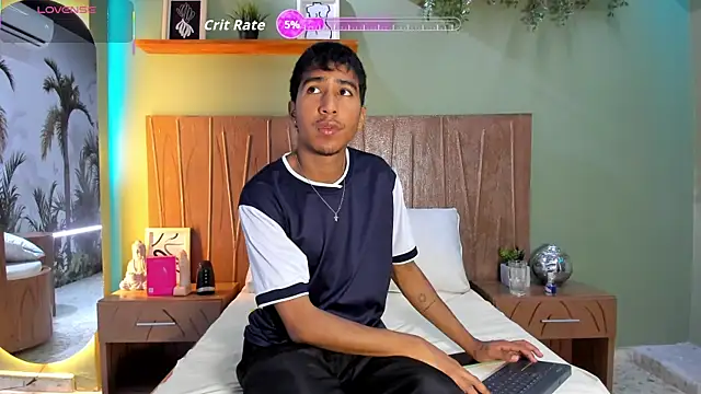 Snapshot of Ender_h0tt chatting on July 29, 2026, 8:30 pm Ender h0tt online show from July 29, 2026, 8:30 pm