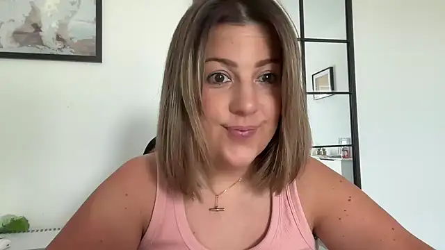 Snapshot of annabellewarick chatting on May 13, 2026, 10:11 am annabellewarick online show from May 13, 2026, 10:11 am