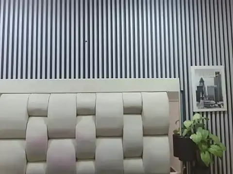 Alex Wolft online show from April 23, 2026, 11:27 am