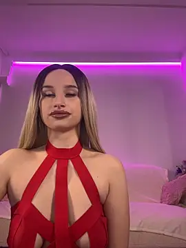 ScarletFlameee online show from March 9, 2026, 9:07 pm