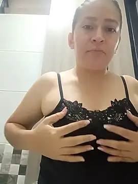 Snapshot of Dr_Edna_naughty chatting on April 14, 2026, 12:43 pm Dr Edna naughty online show from April 14, 2026, 12:43 pm