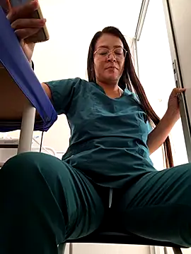 Snapshot of Dr_Edna_naughty chatting on May 6, 2026, 4:00 pm Dr Edna naughty online show from May 6, 2026, 4:00 pm