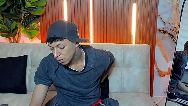 Jonathan Guzman  online show from March 10, 2026, 3:32 am