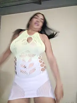 Snapshot of Carolinna chatting on May 17, 2026, 2:17 pm Carolinna online show from May 17, 2026, 2:17 pm