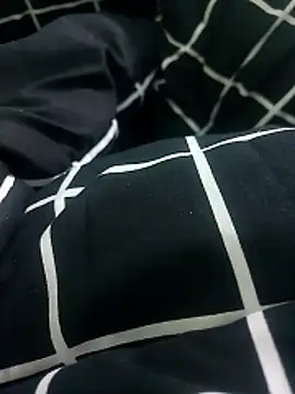 Iyhuooo online show from March 24, 2026, 3:23 pm