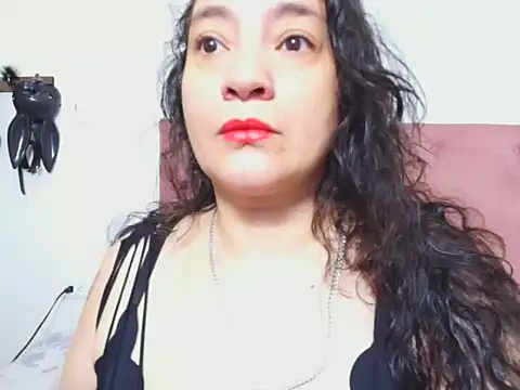 Snapshot of SiennaBloomhot chatting on March 25, 2026, 6:24 am SiennaBloomhot online show from March 25, 2026, 6:24 am