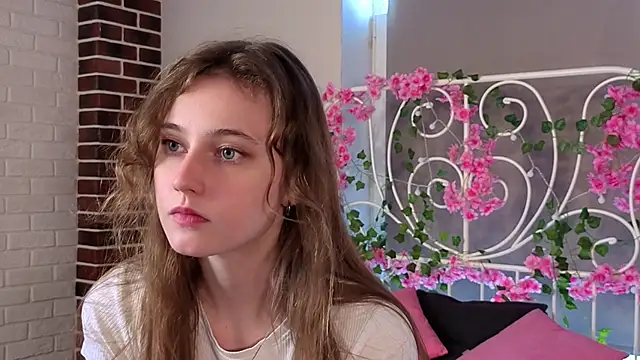 RubieHeiser online show from April 8, 2026, 9:44 am