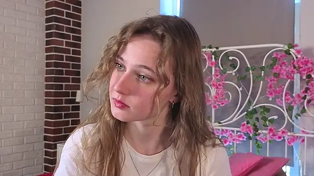 RubieHeiser online show from April 10, 2026, 9:27 am