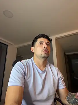 TroyeSavage online show from April 2, 2026, 11:33 pm