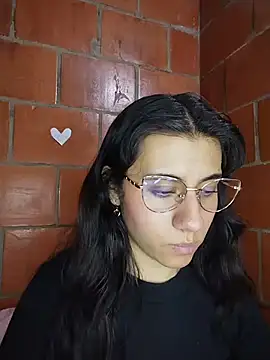 Amanda x1 online show from July 10, 2026, 8:42 pm