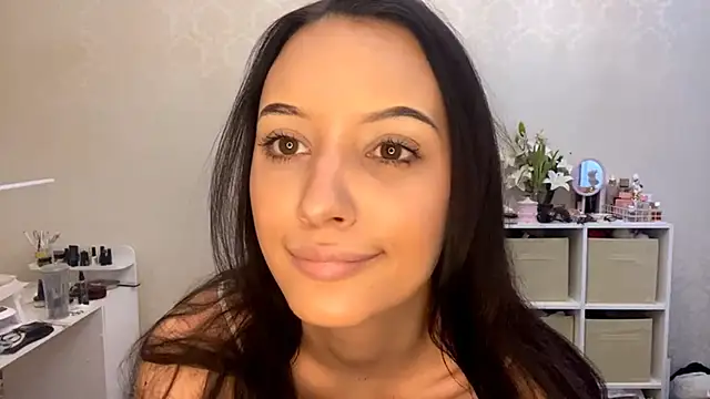 JonnaSzerszen online show from March 17, 2026, 3:04 pm