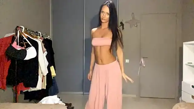 JonnaSzerszen online show from April 8, 2026, 5:25 pm