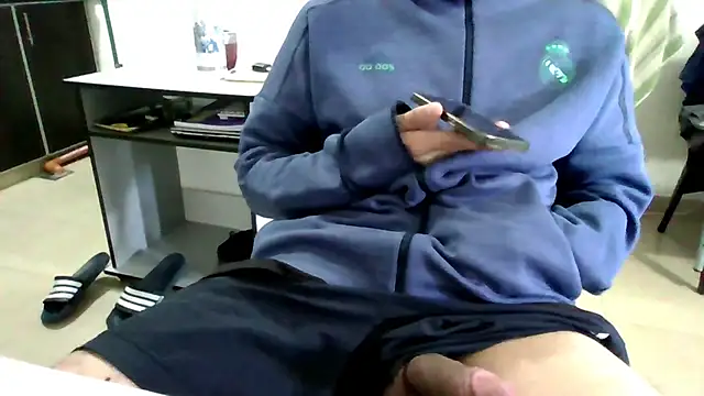 Snapshot of Morboxxxoo chatting on April 27, 2026, 3:32 pm Morboxxxoo online show from April 27, 2026, 3:32 pm