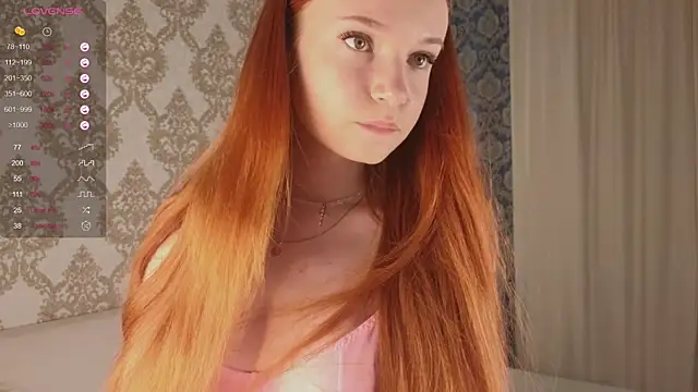 Snapshot of foxy_bloomm chatting on July 21, 2026, 6:31 pm foxy bloomm online show from July 21, 2026, 6:31 pm