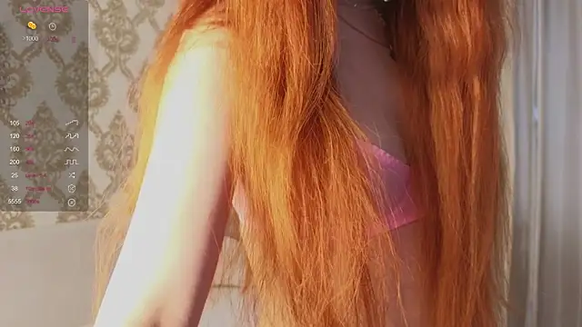 Snapshot of foxy_bloomm chatting on June 15, 2026, 1:33 pm foxy bloomm online show from June 15, 2026, 1:33 pm