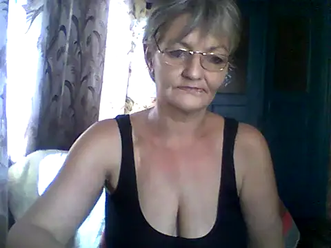 Snapshot of NikaGold455 chatting on April 3, 2026, 9:27 am NikaGold455 online show from April 3, 2026, 9:27 am