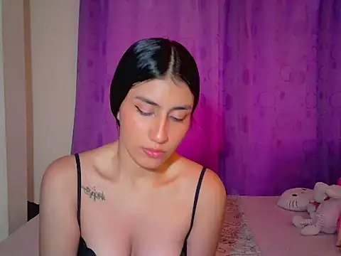 KattySquirtt online show from May 12, 2026, 10:49 pm