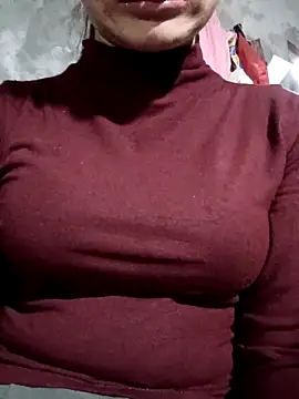 Snapshot of Rosie-LoveU chatting on March 16, 2026, 8:07 am Rosie-LoveU online show from March 16, 2026, 8:07 am