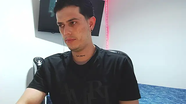 JUAN CAMILOXXX online show from March 19, 2026, 4:12 am