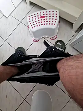 Snapshot of Activ1top chatting on March 10, 2026, 4:11 pm Activ1top online show from March 10, 2026, 4:11 pm