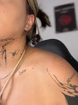 Snapshot of CarolQueen1_ chatting on March 11, 2026, 2:22 pm CarolQueen1 online show from March 11, 2026, 2:22 pm