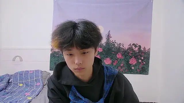 icecream-002 online show from April 10, 2026, 11:17 am