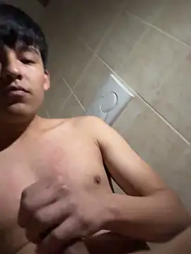 uunico22anni online show from March 14, 2026, 6:25 pm