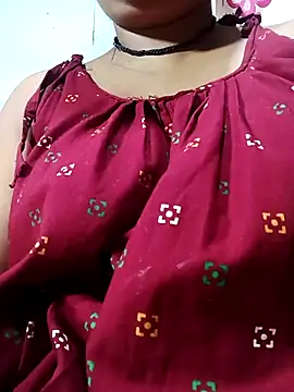 Snapshot of Mishti_Rai chatting on April 7, 2026, 8:27 am Mishti Rai online show from April 7, 2026, 8:27 am