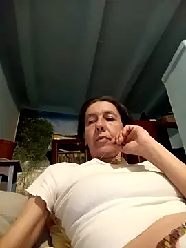 Tania9876 online show from April 21, 2026, 7:20 pm