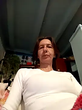 Snapshot of Tania9876 chatting on May 18, 2026, 7:07 pm Tania9876 online show from May 18, 2026, 7:07 pm
