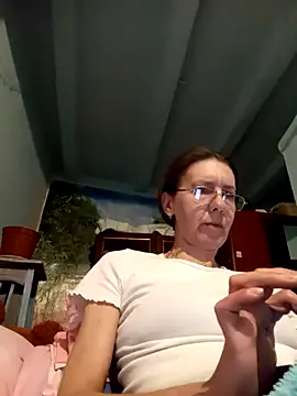 Tania9876 online show from April 17, 2026, 6:22 pm