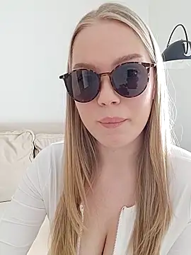 LittleForestELF2 online show from March 31, 2026, 5:31 am