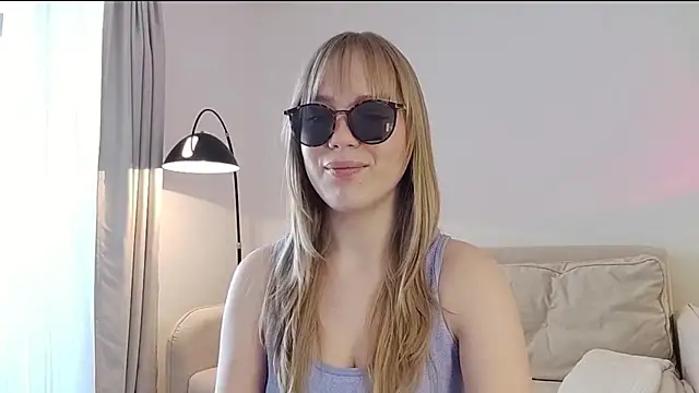 LittleForestELF2 online show from April 11, 2026, 1:37 pm