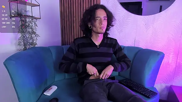 Skinny Mac online show from July 7, 2026, 8:23 pm