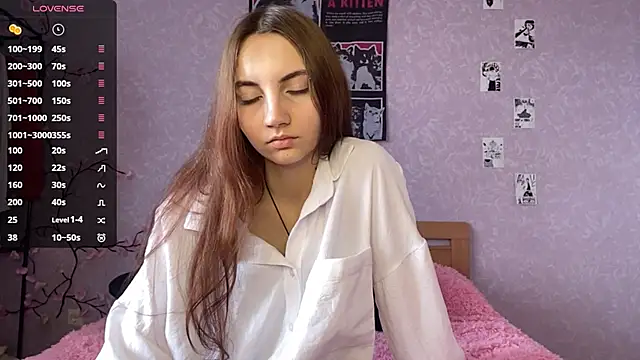 Snapshot of AlisaBloom chatting on June 20, 2026, 10:20 am AlisaBloom online show from June 20, 2026, 10:20 am