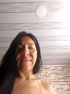 Camillemonroe  online show from April 22, 2026, 12:23 pm