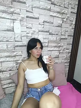 Snapshot of Camillemonroe_ chatting on July 16, 2026, 11:51 am Camillemonroe online show from July 16, 2026, 11:51 am