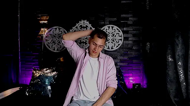 MilanDavid1 online show from March 18, 2026, 5:36 pm