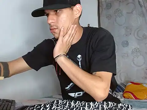 ethanchamo online show from March 16, 2026, 6:43 pm