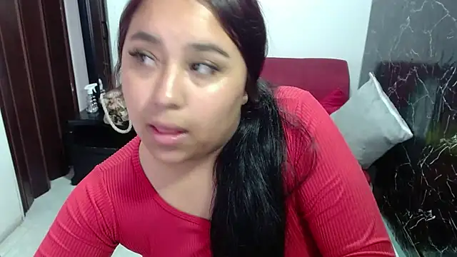 candymorena69 online show from June 25, 2026, 12:32 pm