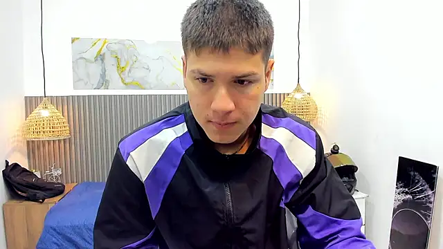 Snapshot of AlessandroFranco chatting on July 6, 2026, 12:34 pm AlessandroFranco online show from July 6, 2026, 12:34 pm