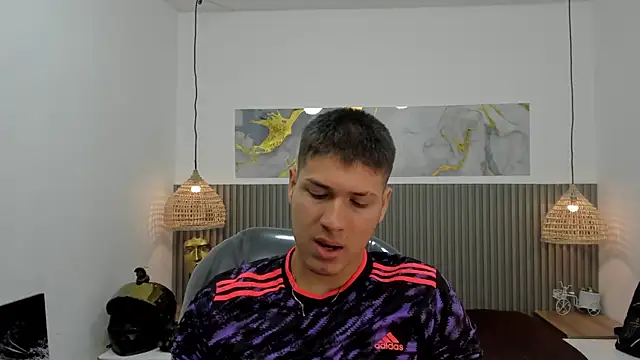 AlessandroFranco online show from April 24, 2026, 1:24 pm