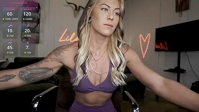 Snapshot of Lilah_Fit chatting on July 24, 2026, 10:06 pm Lilah Fit online show from July 24, 2026, 10:06 pm